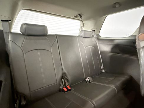 Used 2014 GMC Acadia SLT image 42