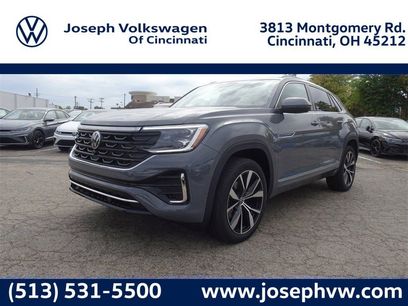 New 2024 Volkswagen Atlas Cross Sport SEL Premium R-Line