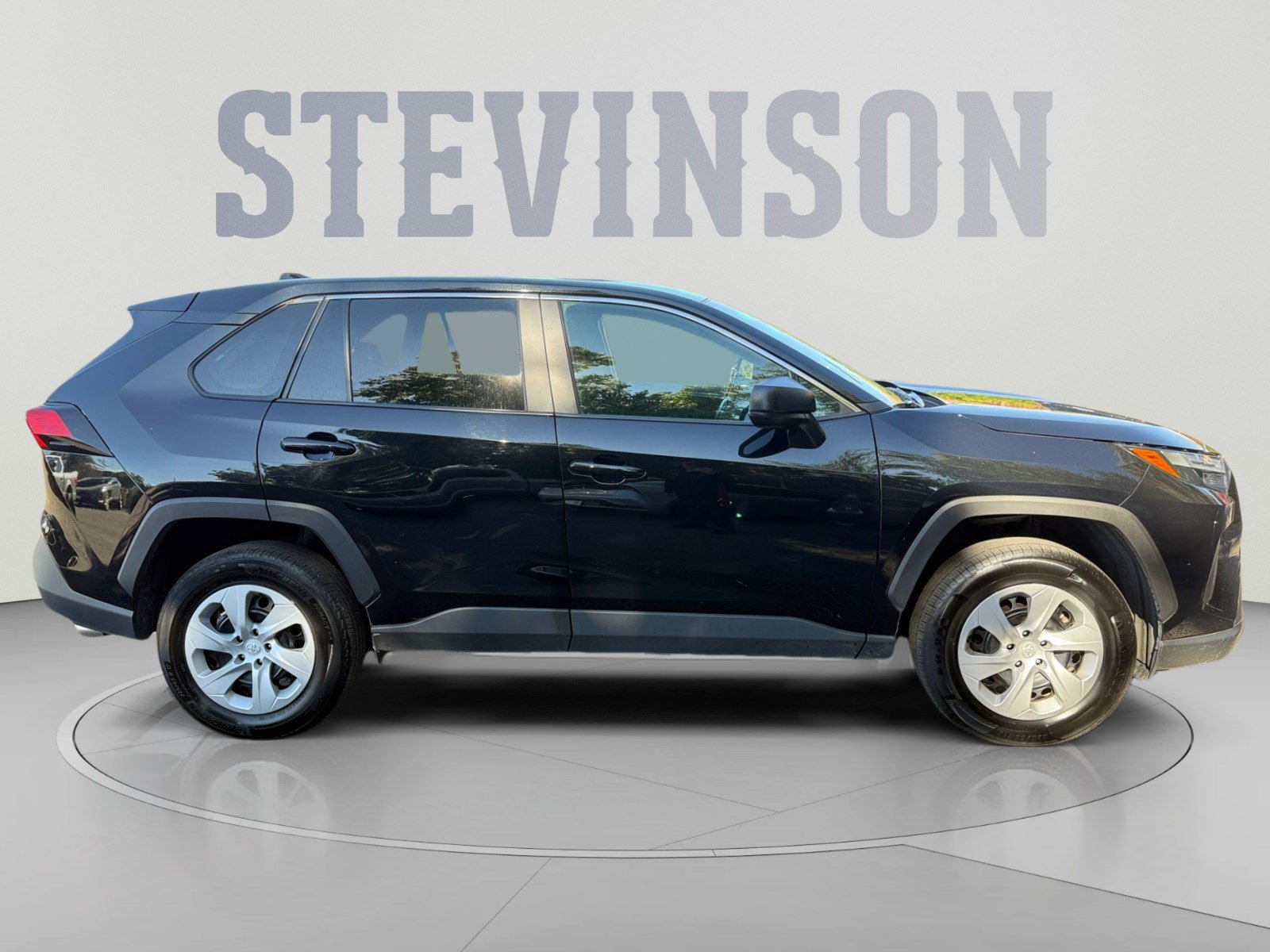 Used 2025 Toyota RAV4 LE AWD/4WD image 6