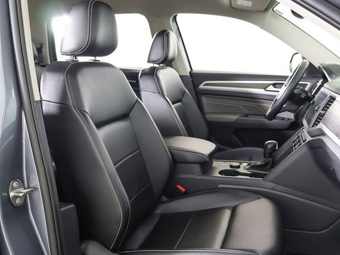 Used 2021 Volkswagen Atlas SE image 29