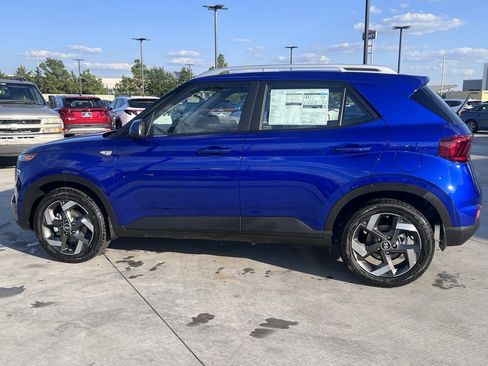 New 2025 Hyundai Venue Limited image 2