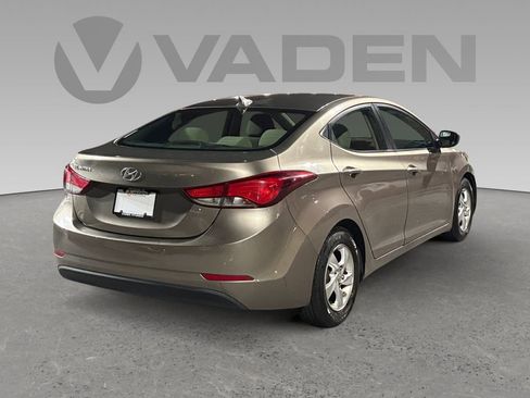 Used 2014 Hyundai Elantra SE image 16