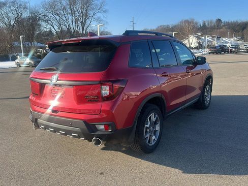 Used 2023 Honda Passport TrailSport image 3