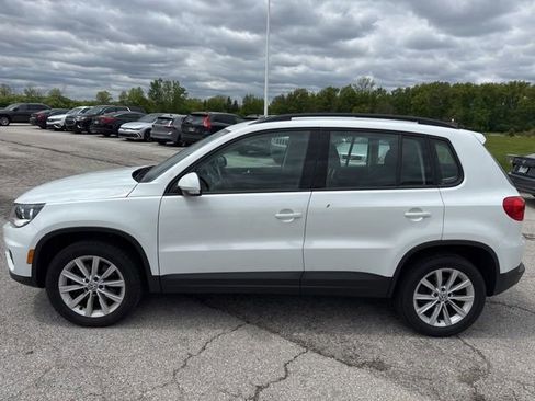 Used 2017 Volkswagen Tiguan Limited w/ Premium Package AWD/4WD image 3