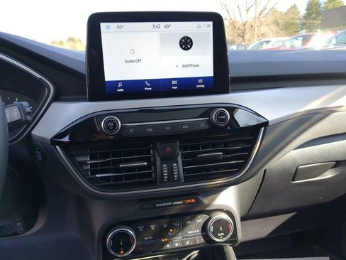 Used 2022 Ford Escape SE w/ SE Sport Appearance Package image 19