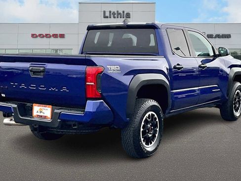 Used 2025 Toyota Tacoma TRD Off-Road image 23