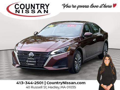 Used 2024 Nissan Altima 2.5 SV w/ SV Premium Package AWD/4WD image 1
