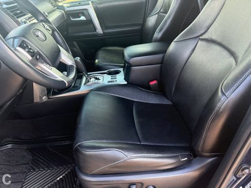 Used 2019 Toyota 4Runner SR5 AWD/4WD image 20