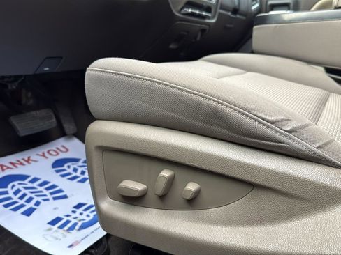 Used 2018 Chevrolet Silverado 1500 LT w/ Texas Edition image 8