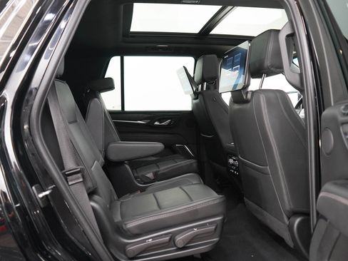 Used 2024 GMC Yukon Denali w/ Denali Reserve Package AWD/4WD image 13