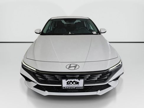 New 2026 Hyundai Elantra Limited FWD image 8
