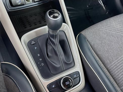 Certified 2023 Hyundai Venue Limited image 17