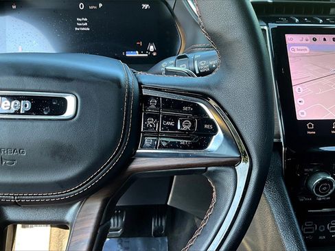 Used 2022 Jeep Grand Cherokee Summit w/ Adv Protech Group IV image 11