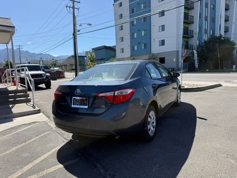 Used 2015 Toyota Corolla LE FWD image 5