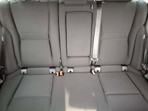 Used 2025 Nissan Rogue S FWD image 17