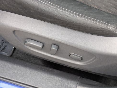 Used 2019 Nissan Rogue SV image 14