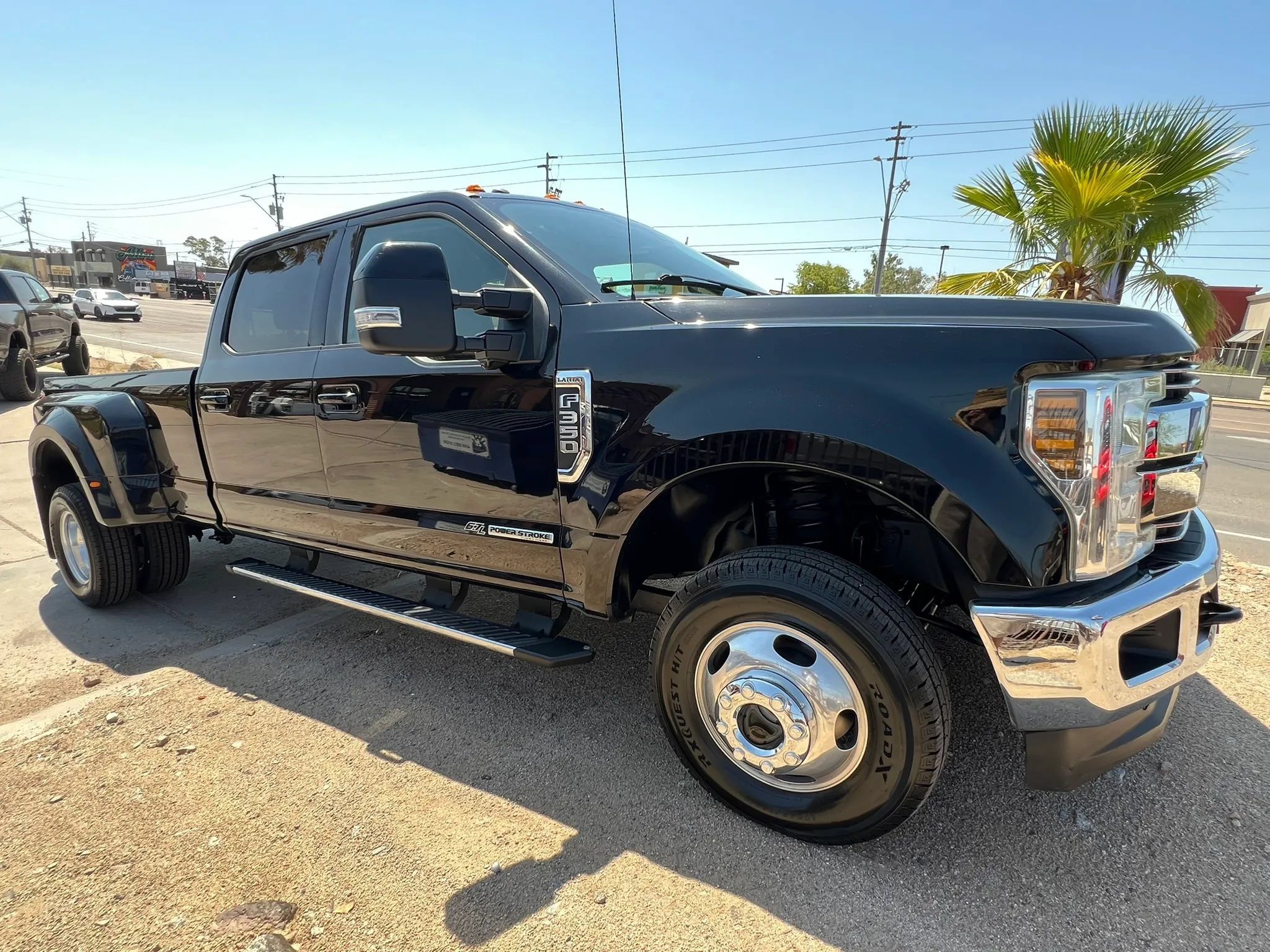 Used 2017 Ford F350 Lariat w/ Tow Technology Bundle AWD/4WD image 5