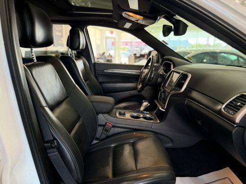Used 2017 Jeep Grand Cherokee Limited AWD/4WD image 18