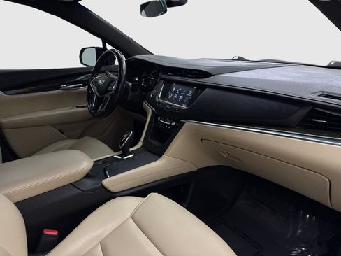 Used 2019 Cadillac XT5 FWD image 41