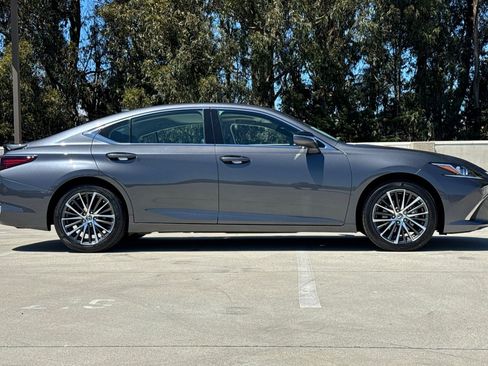 Used 2023 Lexus ES 300h w/ Premium Package FWD image 8