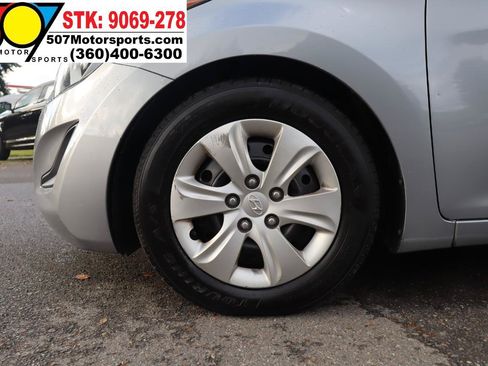 Used 2016 Hyundai Elantra SE FWD image 22