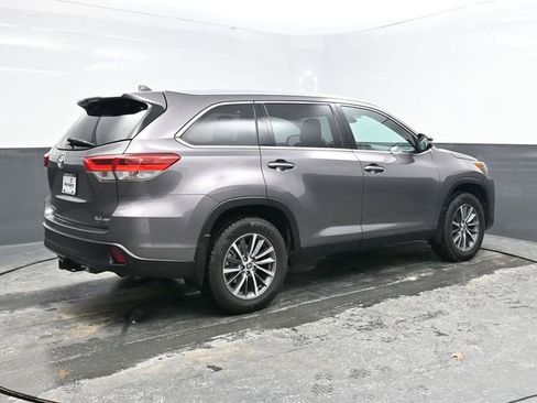 Used 2019 Toyota Highlander XLE image 7