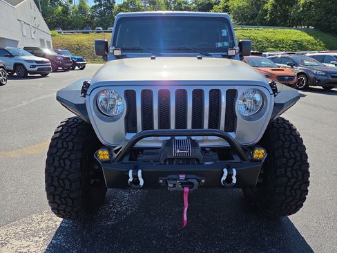 Used 2019 Jeep Wrangler Sport AWD/4WD image 9
