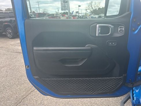 Used 2021 Jeep Gladiator Sport AWD/4WD image 14