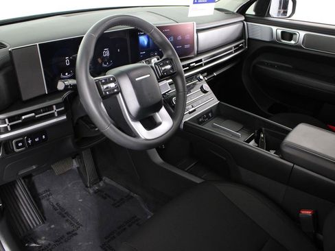 Used 2025 Hyundai Santa Fe SE image 18