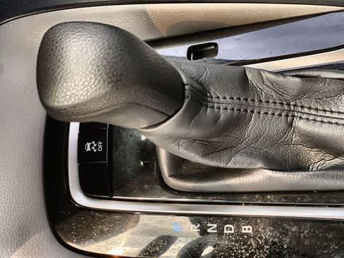 Used 2020 Toyota Corolla LE FWD image 16
