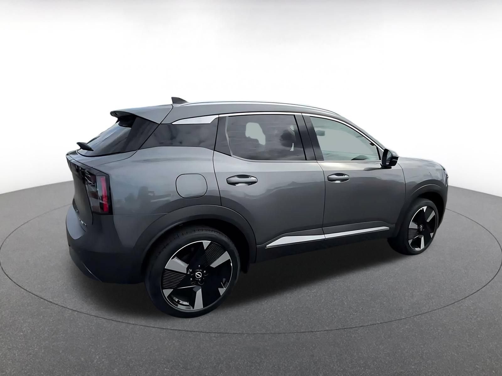 Used 2026 Nissan Kicks SR AWD/4WD image 13