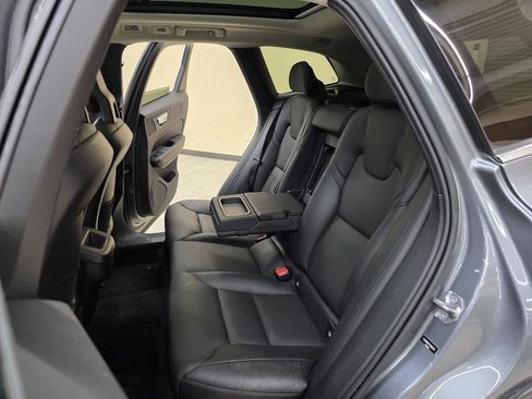 Used 2018 Volvo XC60 T5 Momentum w/ Convenience Package AWD/4WD image 26
