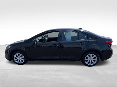 Used 2024 Toyota Corolla LE FWD image 3