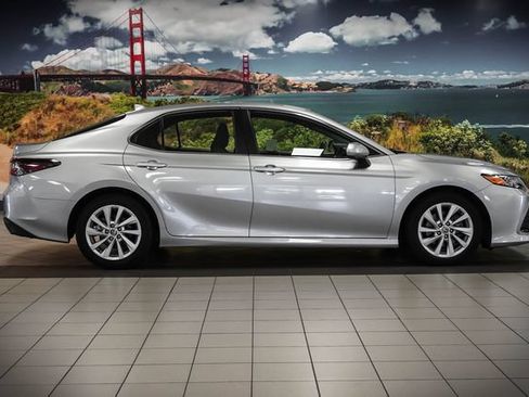 Used 2023 Toyota Camry LE FWD image 5