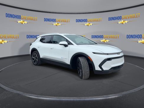 New 2026 Chevrolet Equinox EV LT image 5