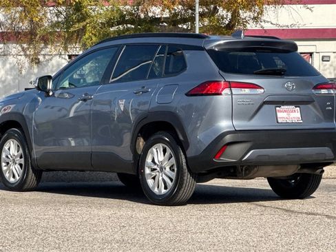 Certified 2022 Toyota Corolla Cross LE image 5