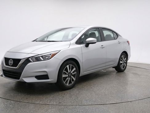 Used 2025 Nissan Versa SV FWD image 3