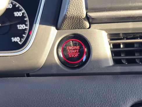 New 2025 Honda Pilot Touring image 11