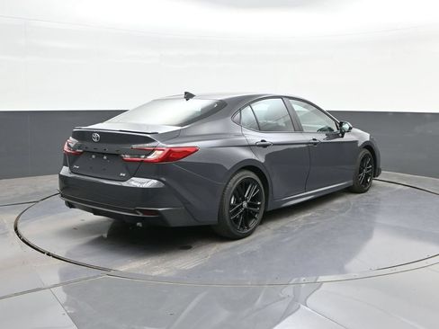 Used 2026 Toyota Camry SE FWD image 11