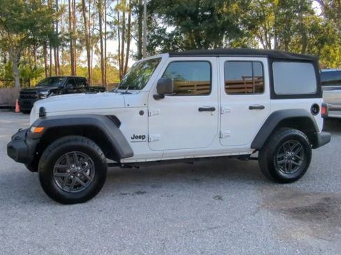 Used 2024 Jeep Wrangler Unlimited Sport AWD/4WD image 12