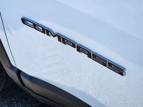 Used 2025 Jeep Compass Sport image 11