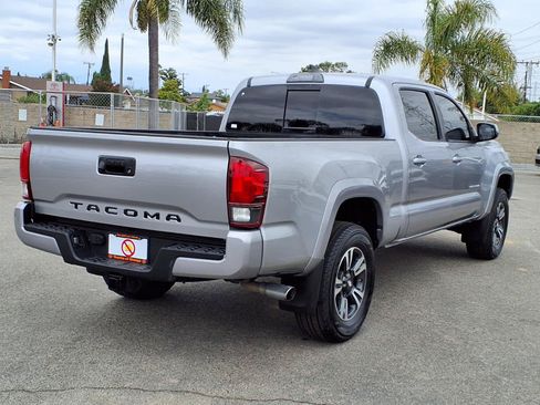 Used 2018 Toyota Tacoma TRD Sport RWD image 6