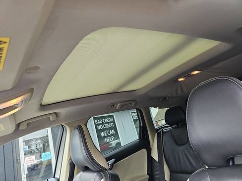 Used 2012 Volvo XC60 T6 R-Design image 17