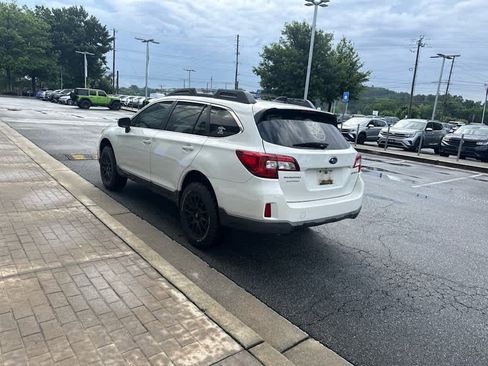 Used 2016 Subaru Outback 2.5i Premium AWD/4WD image 10