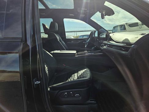 Used 2023 Cadillac Escalade Sport Platinum AWD/4WD image 8