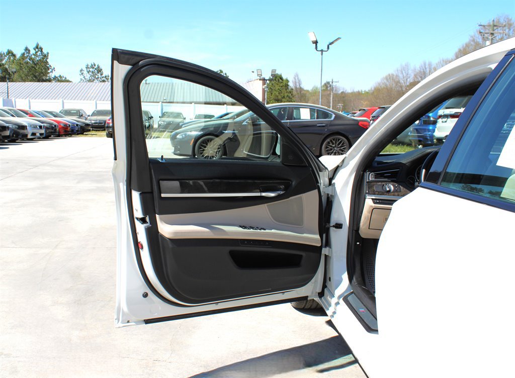 Used 2012 BMW 750Li RWD image 31