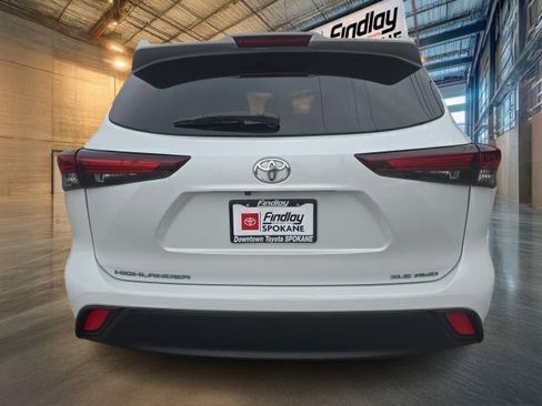 Certified 2024 Toyota Highlander XLE image 5