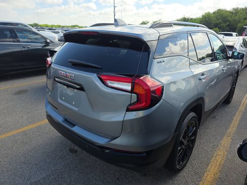 Used 2024 GMC Terrain SLT w/ Tech Package FWD image 6