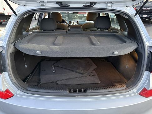 Used 2020 Hyundai Elantra GT image 29