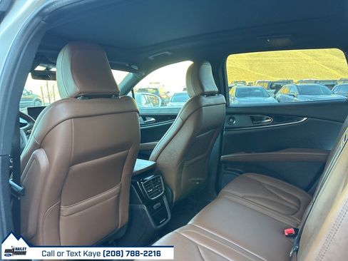 Used 2021 Lincoln Nautilus Reserve image 12